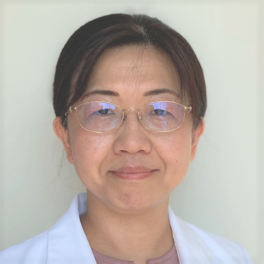 小山 晃子  氏